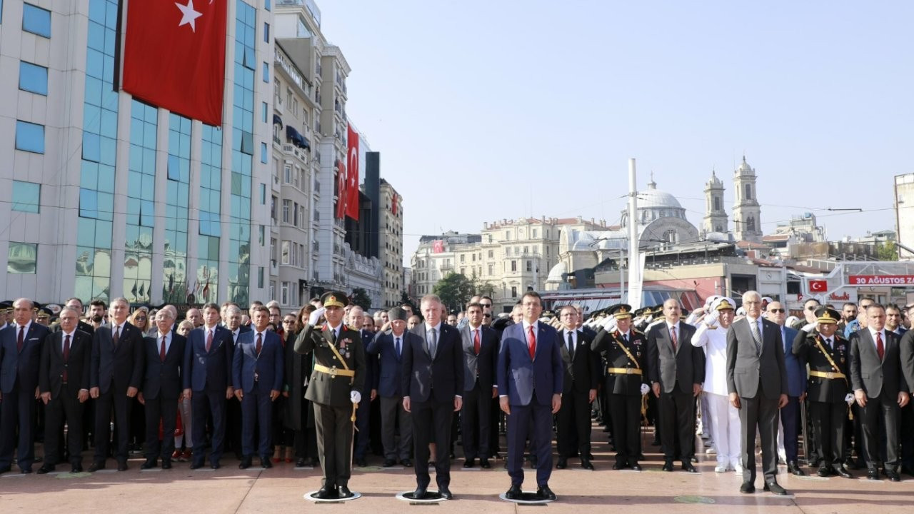 Taksim'de 30 Ağustos töreni düzenlendi