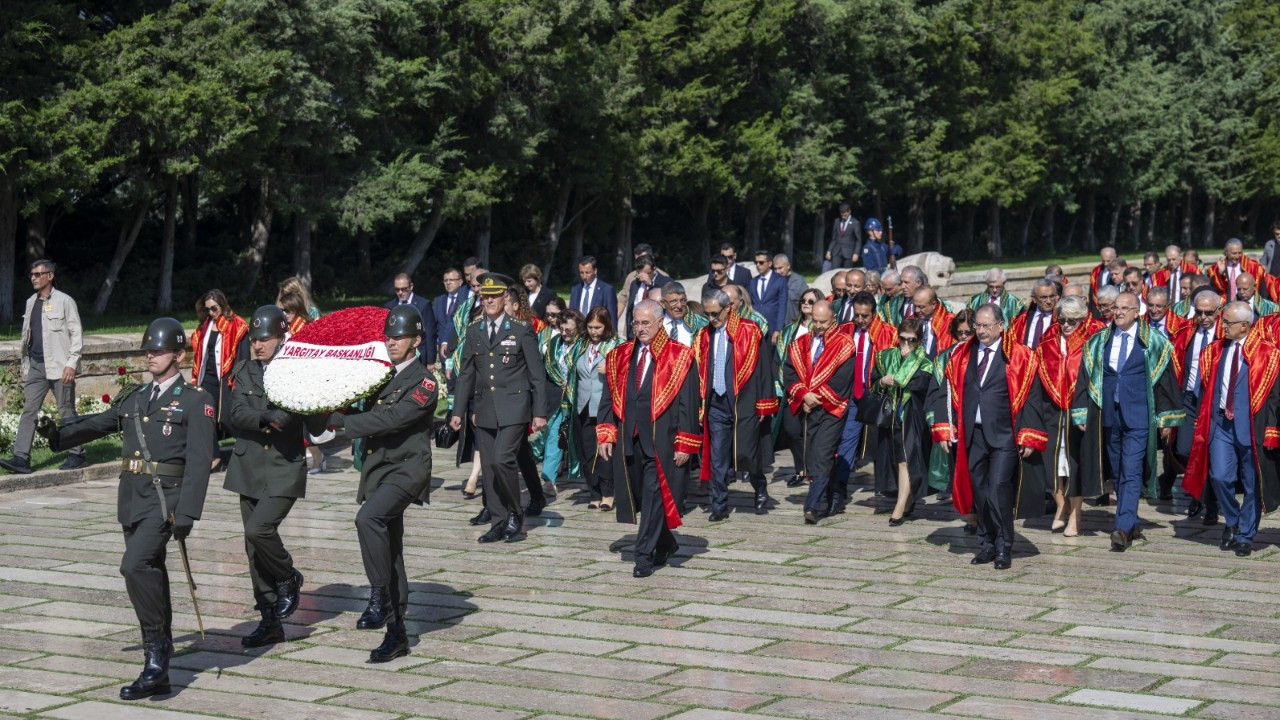 Yargıtay üyeleri Anıtkabir'i ziyaret etti