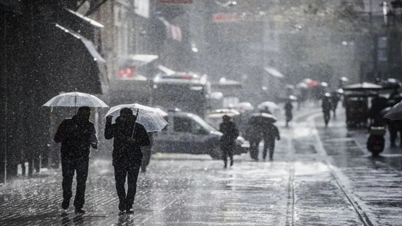 Meteoroloji'den sağanak uyarısı: Ankara ve İstanbul için saat verildi