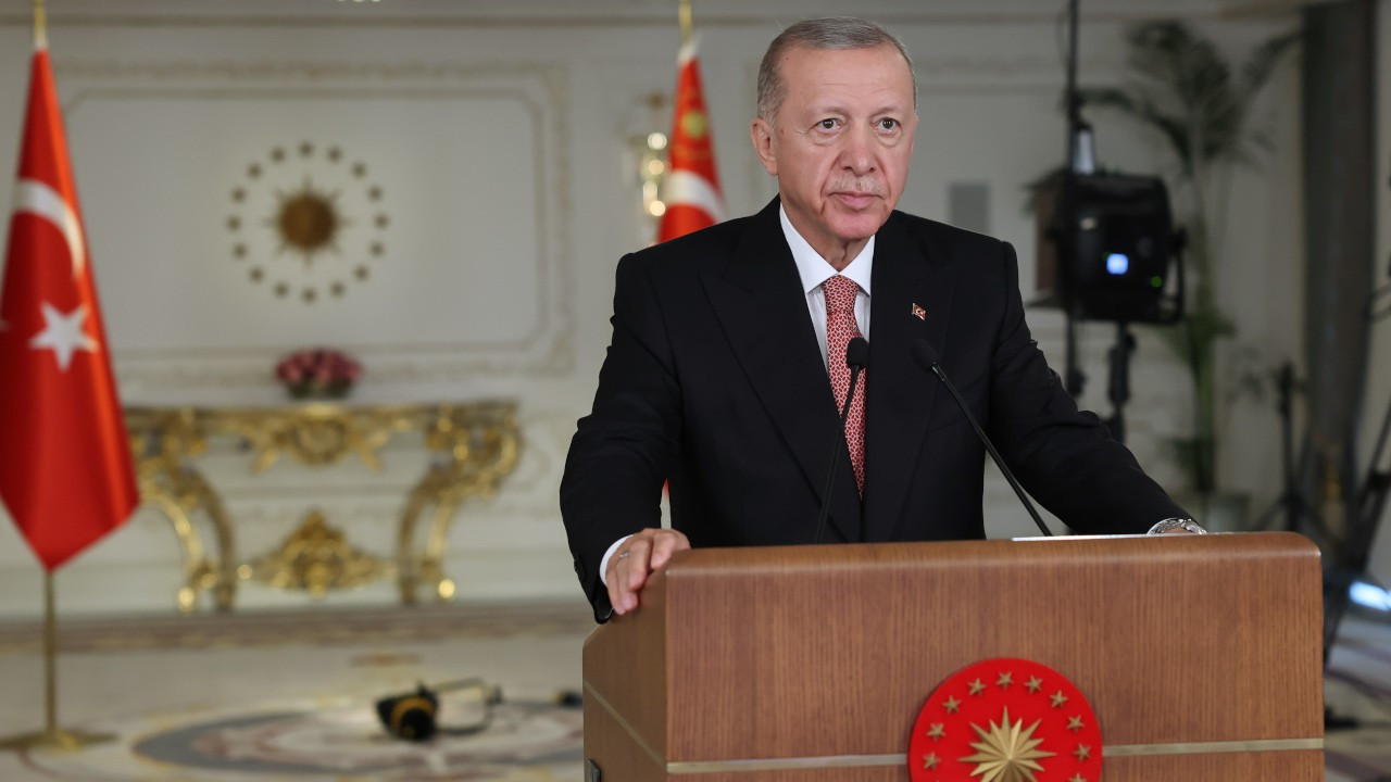 Erdoğan: Şov peşinde koşan deprem turistleri gittikten sonra bile Hatay'ın yanında olduk
