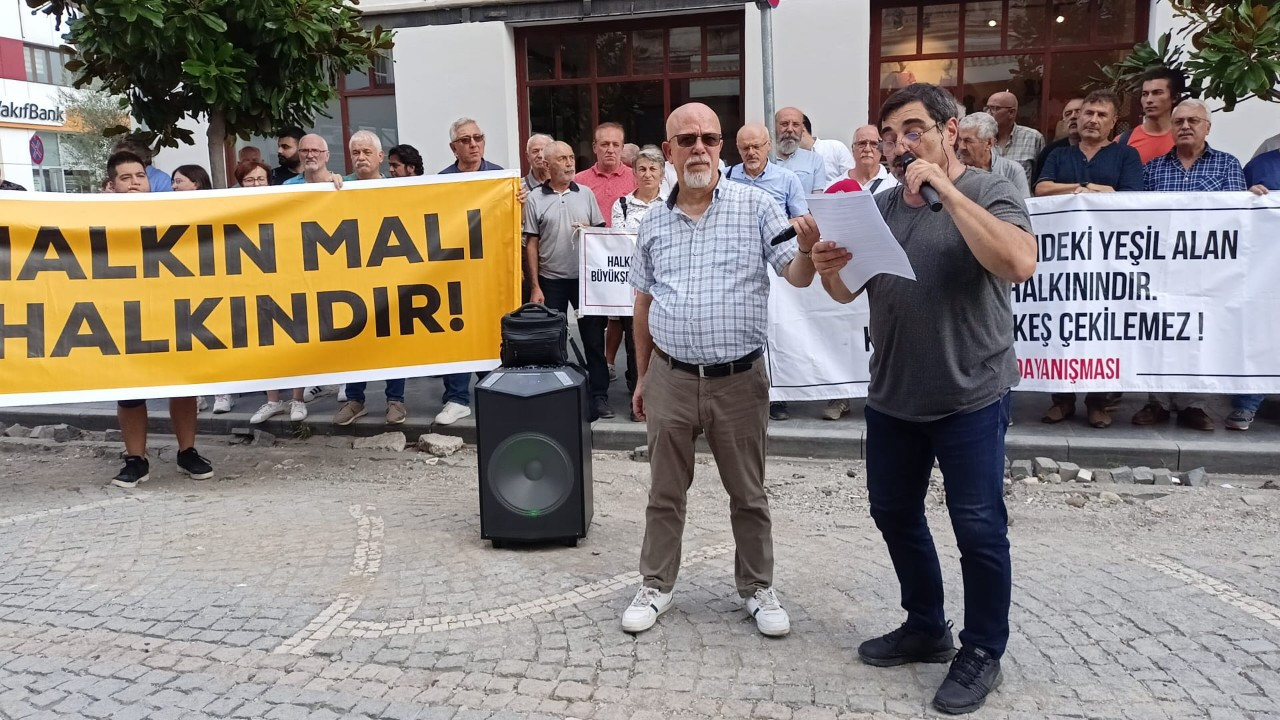 Samsun Büyükşehir önünde satış protestosu