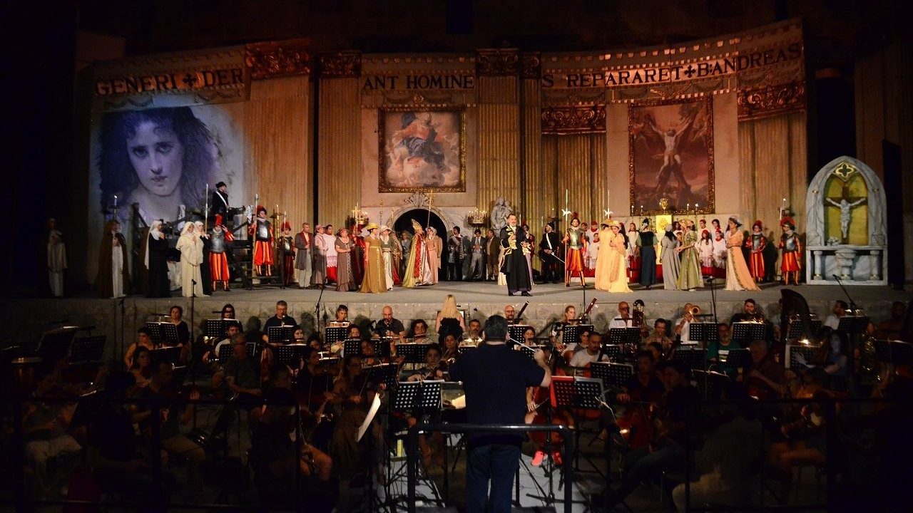 Atatürk'ün en sevdiği opera eseri 'Tosca' bu akşam Aspendos'ta