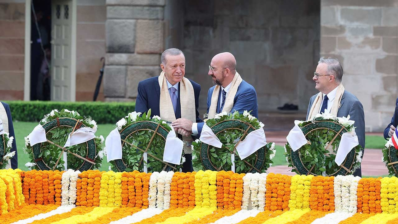 Erdoğan, Mahatma Gandhi'nin mezarını ziyaret etti