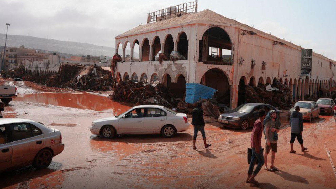 AFAD ve Sağlık Bakanlığı selin vurduğu Libya'ya yardım gönderiyor