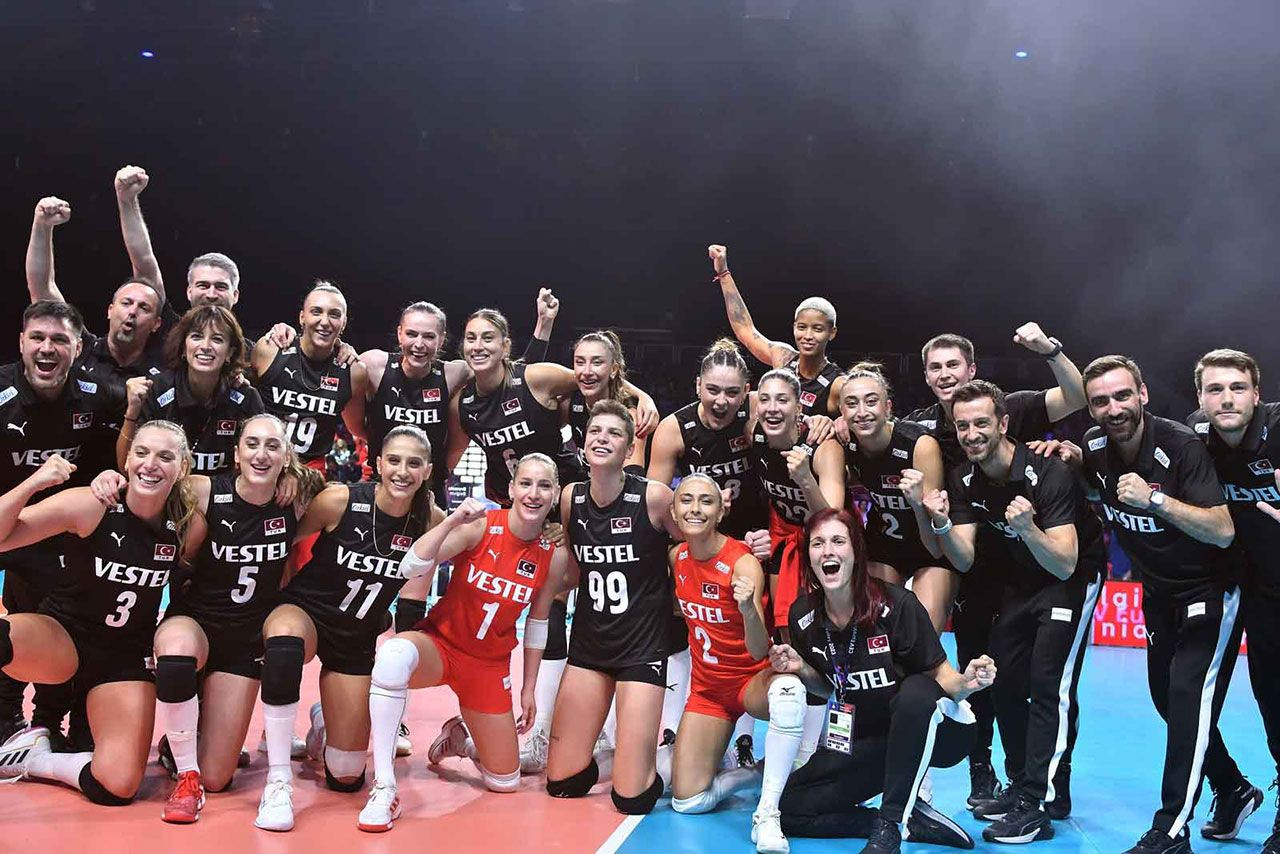 Milli Takımdan 5 kadın voleybolcu Avrupa Şampiyonası Rüya Takımı’na seçildi - Sayfa 3