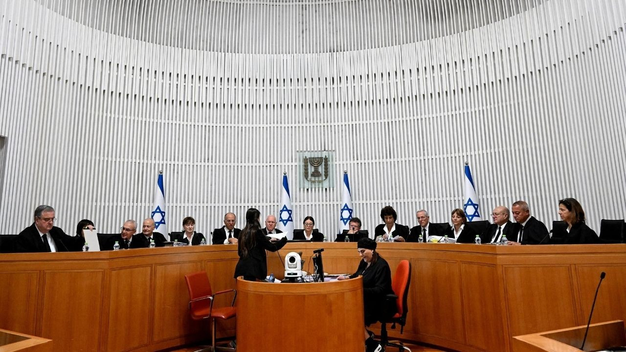 İsrail Yüksek Mahkemesi, tartışmalı yargı düzenlemesini görüşüyor