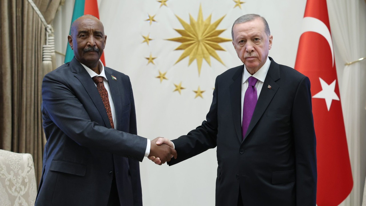 Cumhurbaşkanı Erdoğan, Sudan Egemenlik Konseyi Başkanı Burhan'la görüştü