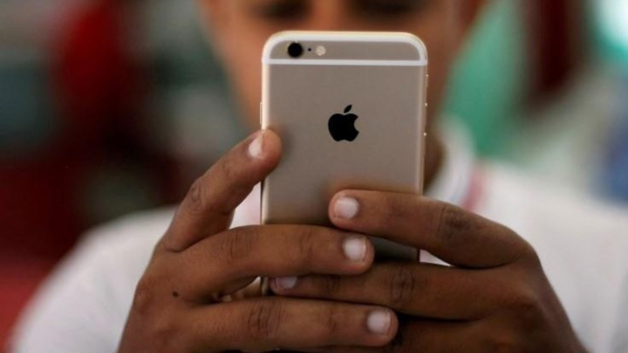 Fransa 'yüksek radyasyon' gerekçesiyle iPhone 12'lerin satışını yasakladı