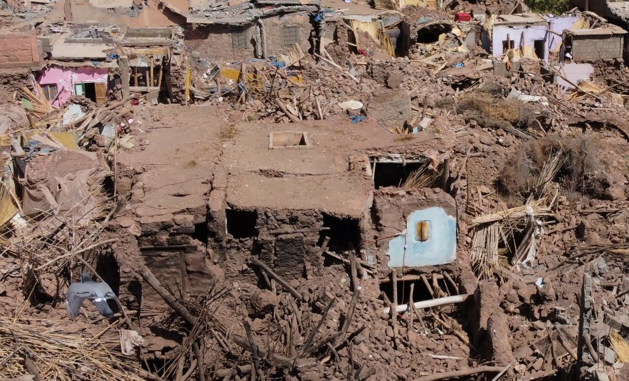 Fas depremi: 'Çıplak ellerimizle 15 kişi çıkardık' - Sayfa 3