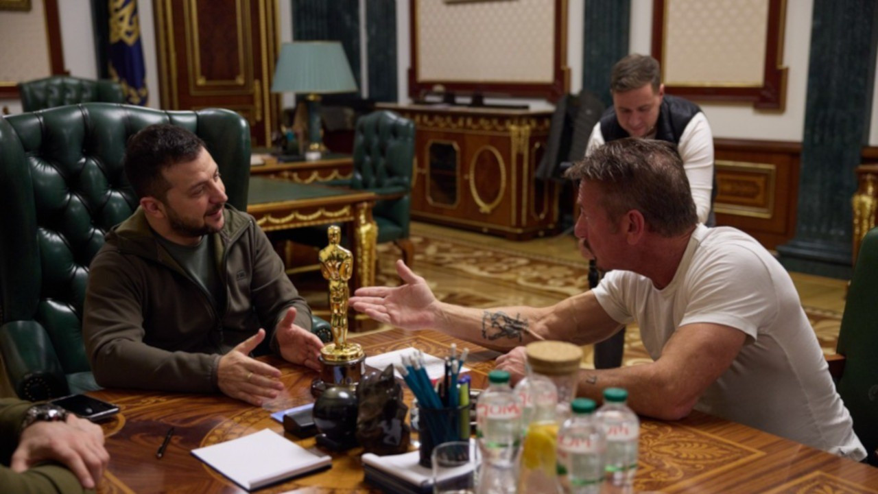 Sean Penn: Oscar'ımı kurşun yapsınlar diye Ukrayna'ya verdim