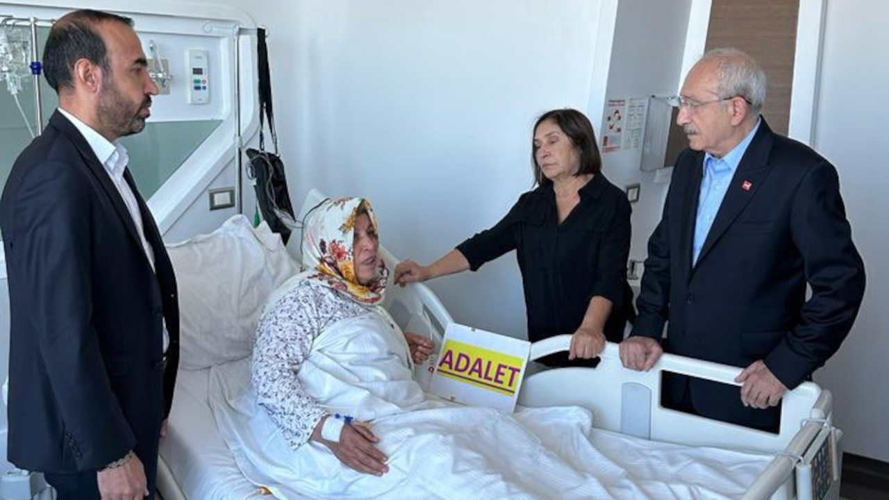 Kılıçdaroğlu, ameliyat olan Emine Şenyaşar'ı ziyaret etti
