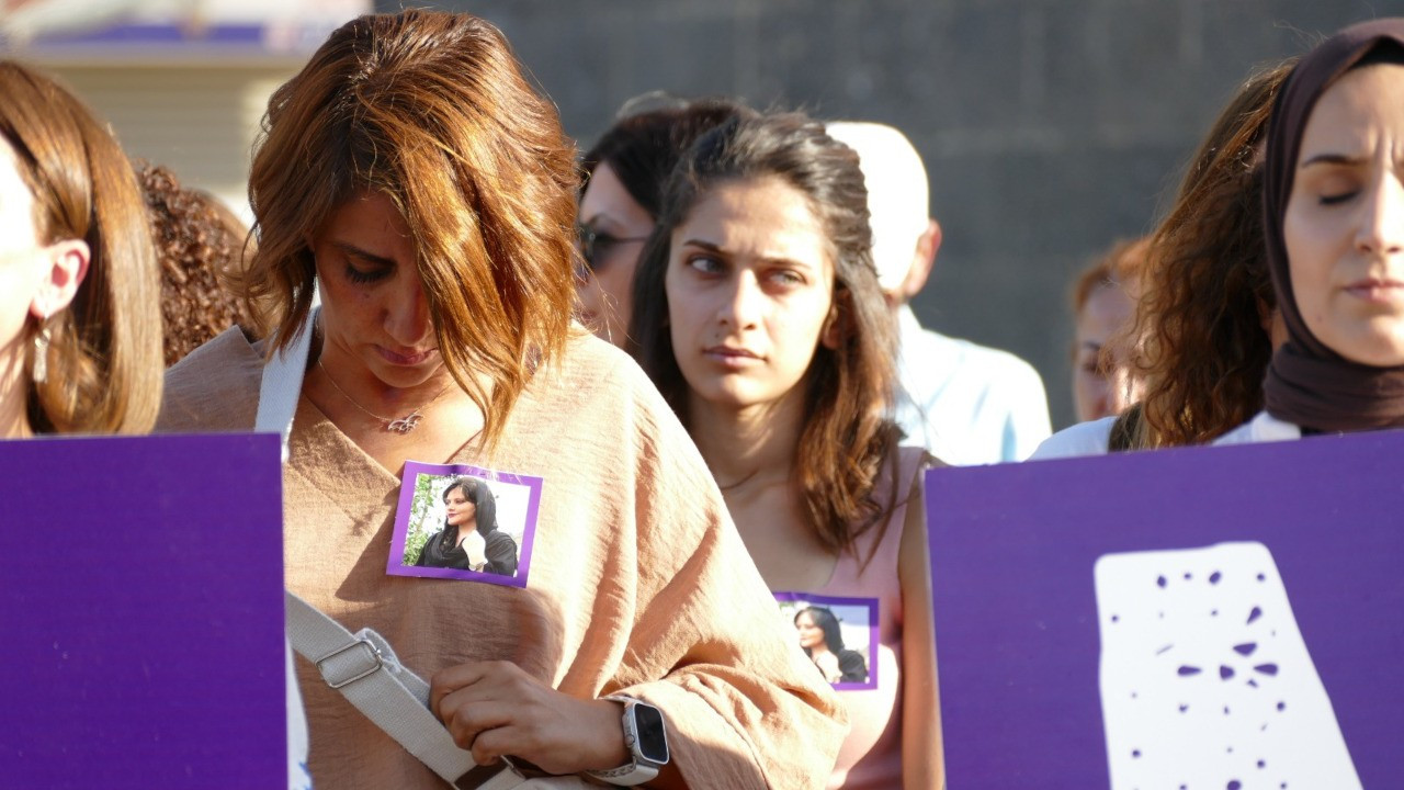 Diyarbakır'da Jina Emini protestosu: Eşit ve özgür yaşamı kadınlar inşa edecek
