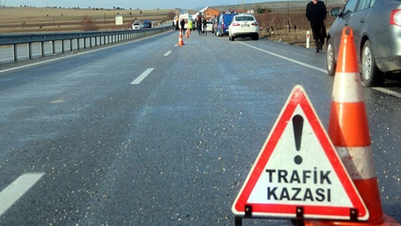 Diyarbakır'da taziye evinden çıkanlara otomobil çarptı: 3 ölü