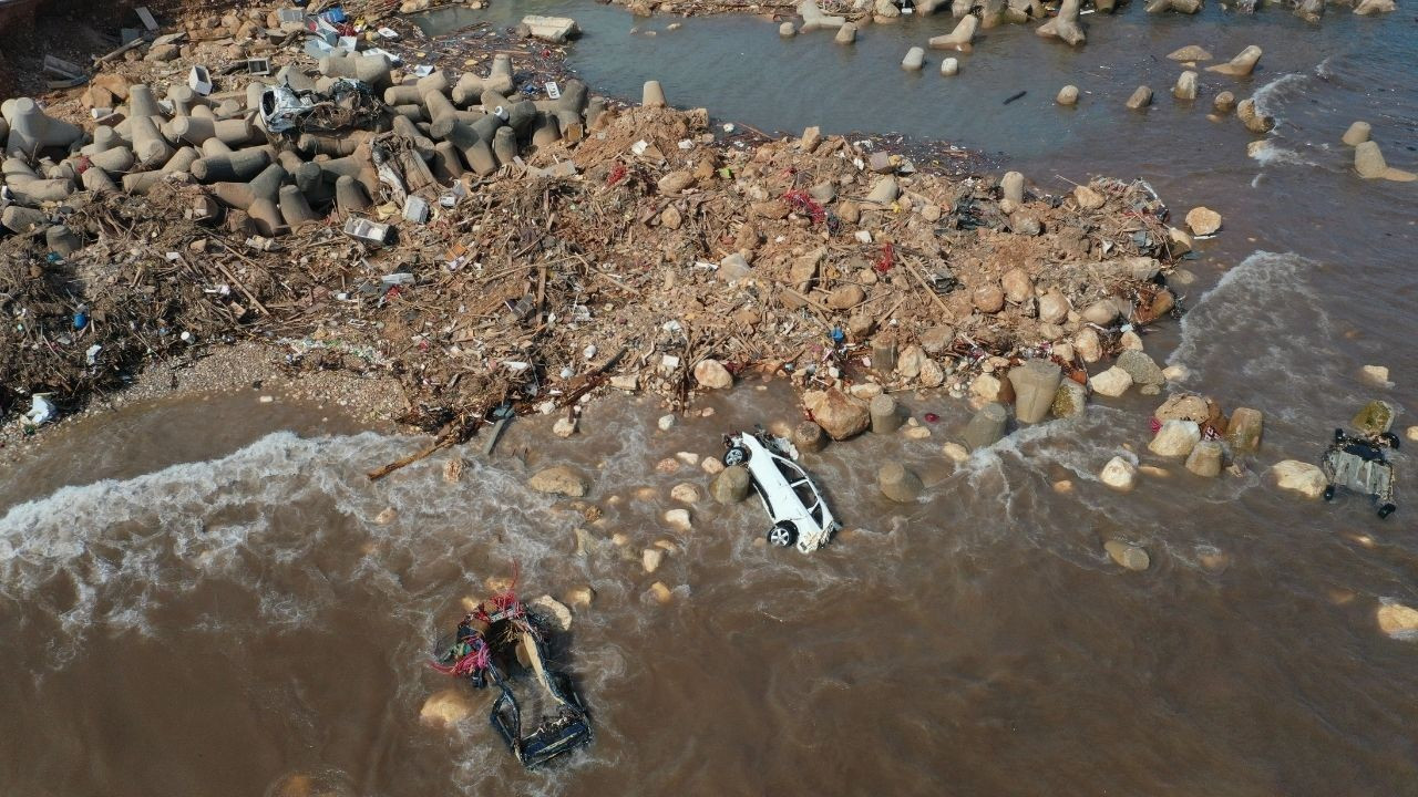 Libya'da sel: Derne'nin son hali drone'la görüntülendi