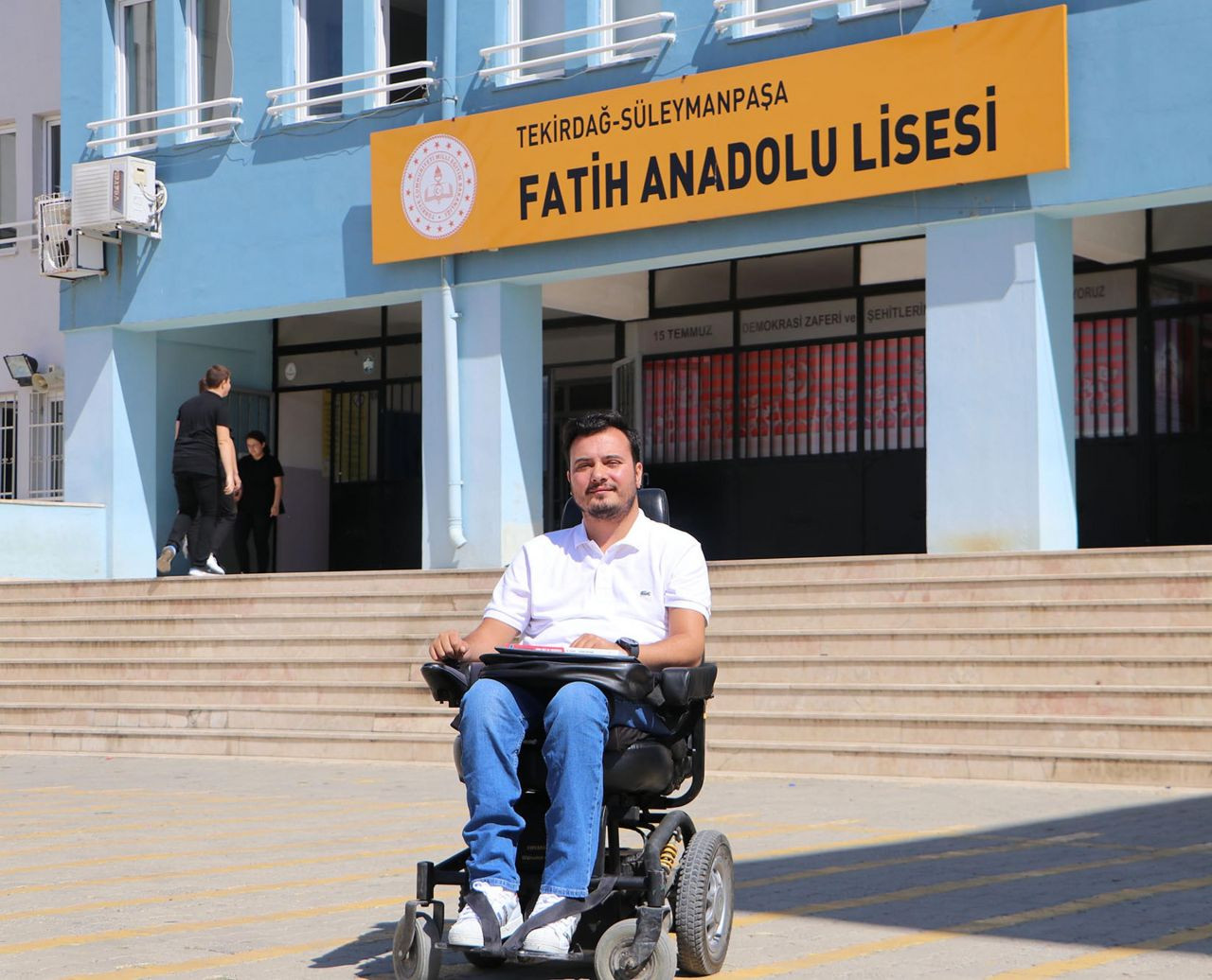 Kaza sonrası bıraktığı okuluna, tekerlekli sandalye ile öğretmen olarak döndü - Sayfa 3