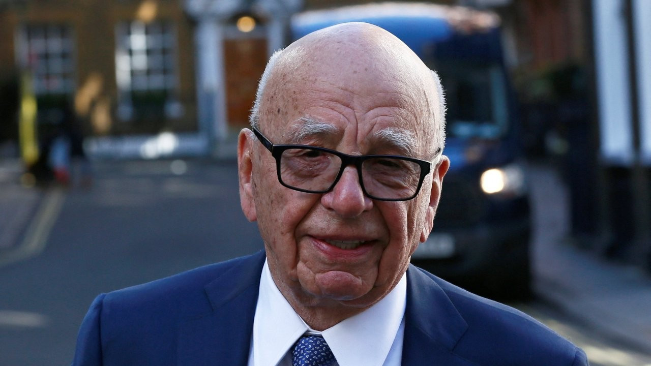 Murdoch koltuğunu bırakıyor: 'Çocuklarını kışkırtırdı'