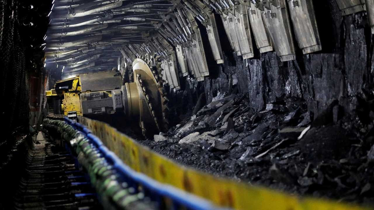 Çin'de devlete ait kömür madeninde yangın: 16 ölü