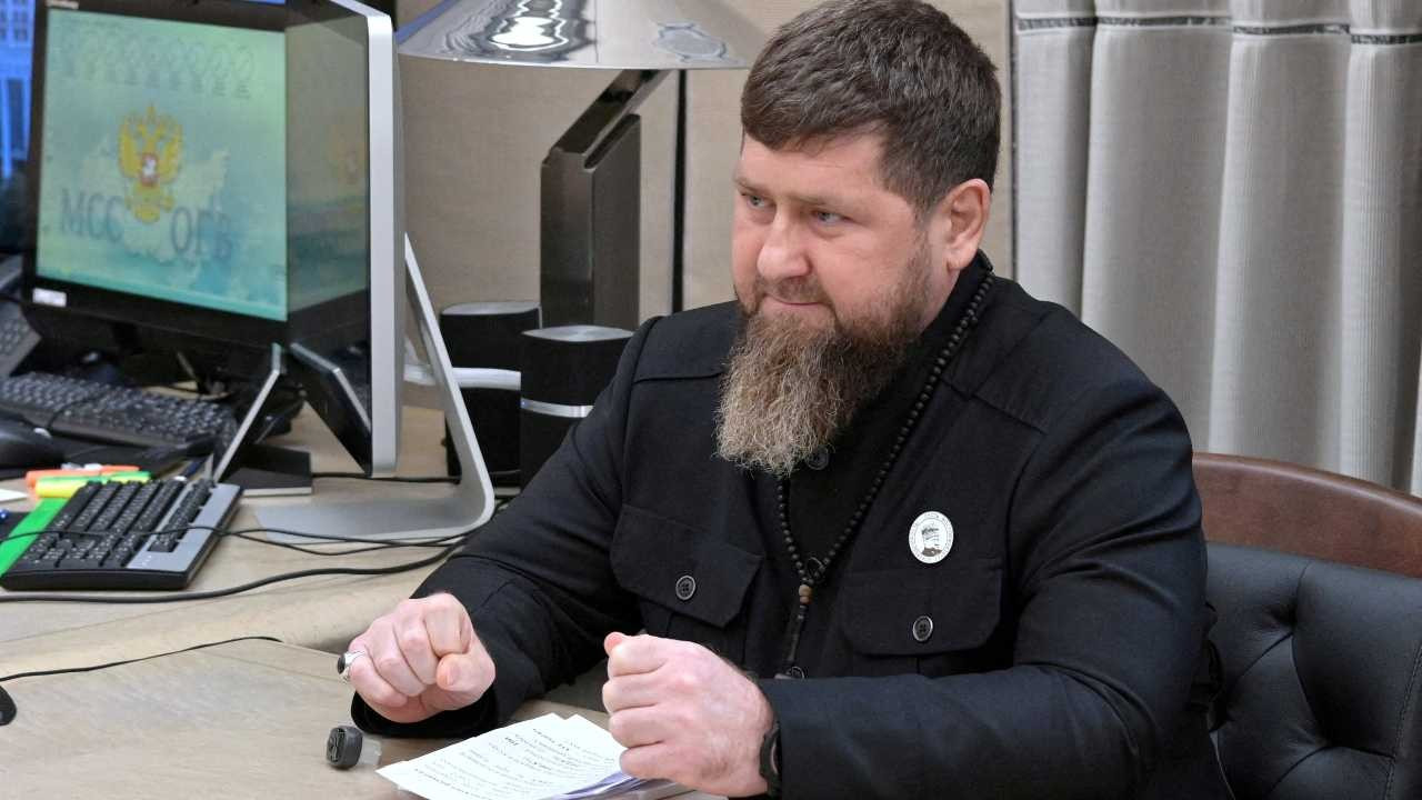 Tutukluyu darp eden oğluyla 'gurur duyan' Kadirov'a tepki