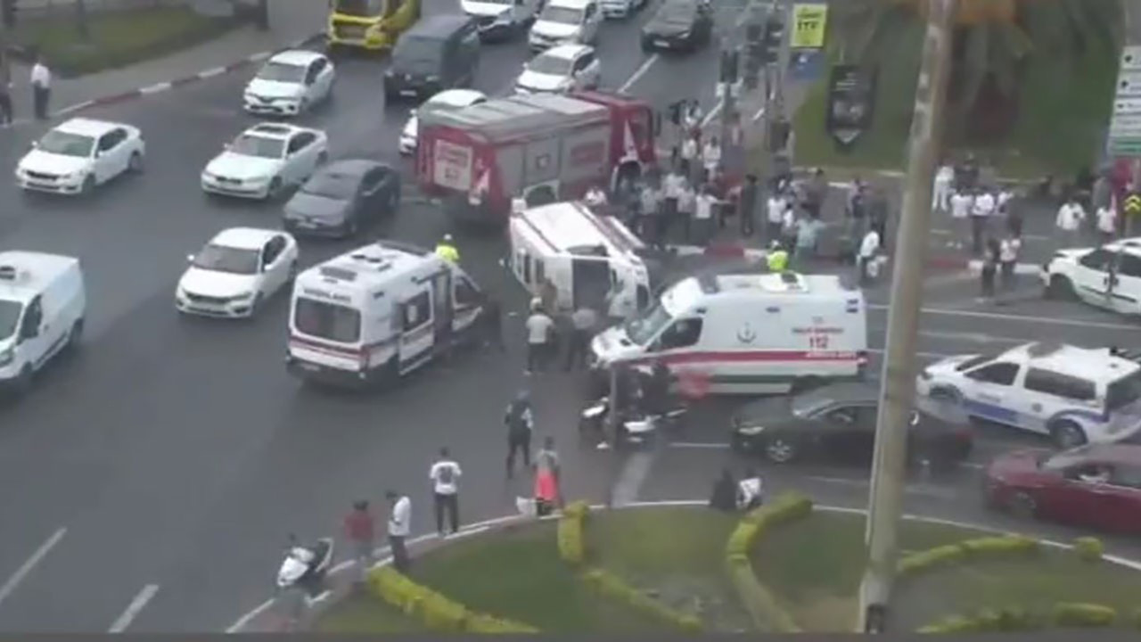 Vatan Caddesi'nde ambulans kazası: Yaralılar var