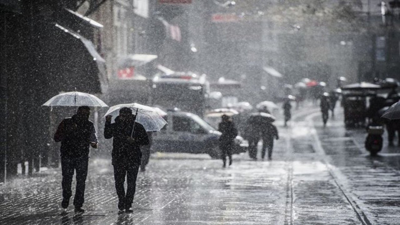 Meteoroloji'den İstanbul için şiddetli sağanak uyarısı
