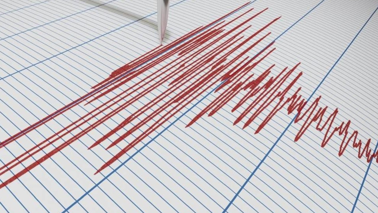 Hatay'da 4 büyüklüğünde deprem