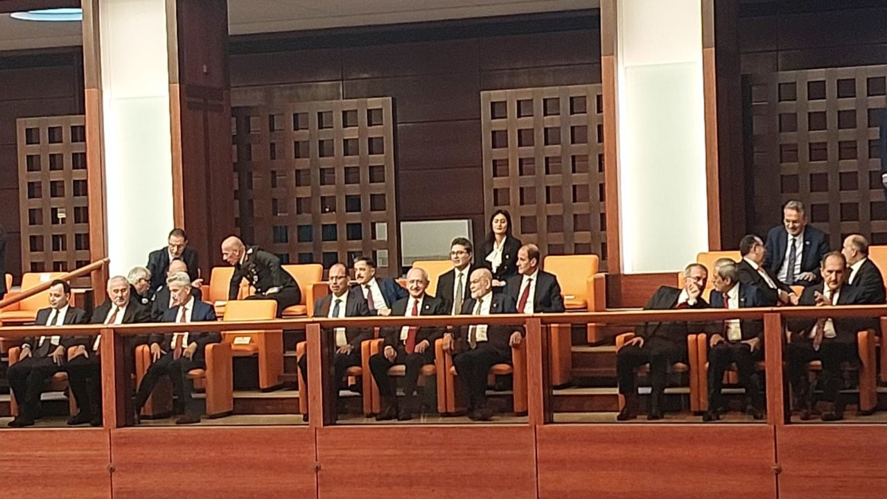 Meclis açıldı: Kılıçdaroğlu locadan izledi, Akşener katılmadı