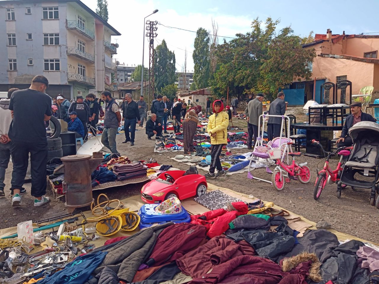 Erzurum’daki bit pazarı nur bekliyor: 'Mağazaya göre fiyatlar bedava' - Sayfa 4
