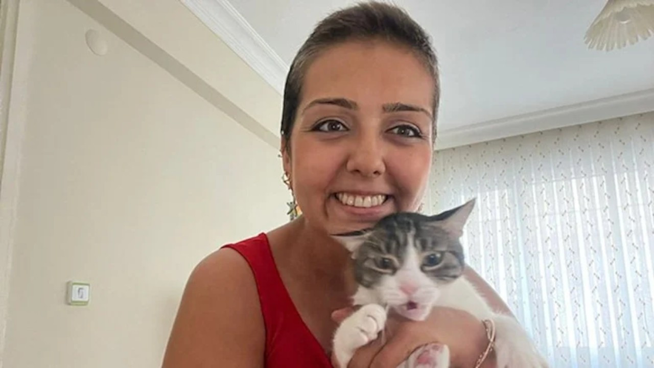 'Şans'ı kucağında: Kedi tırmığı sandı, kanseri yendi
