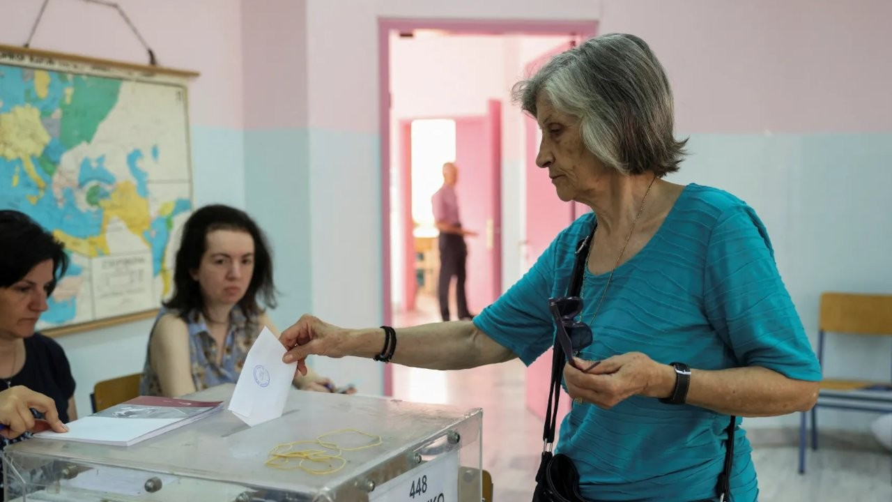 Yerel seçimlere doğru: Atina'da neo-Nazi başkanı adayı