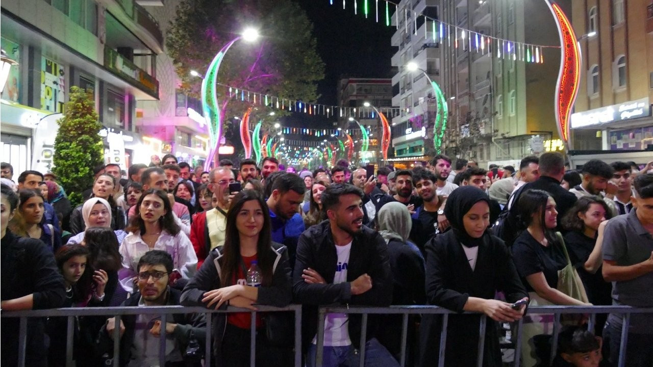 Diyarbakır Sanat Sokağı Festivali Raperin konseriyle devam ediyor