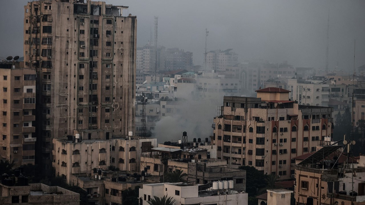 Gazze'de çatışmalar sürüyor: Akaryakıt  girişi durduruldu