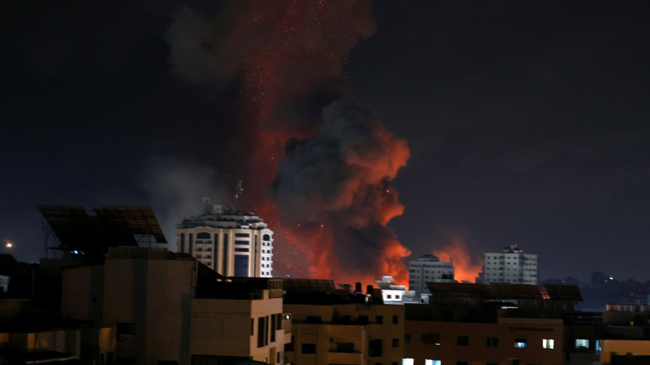 İsrail, Gazze'yi denizden de vuruyor: 704 kişi hayatını kaybetti