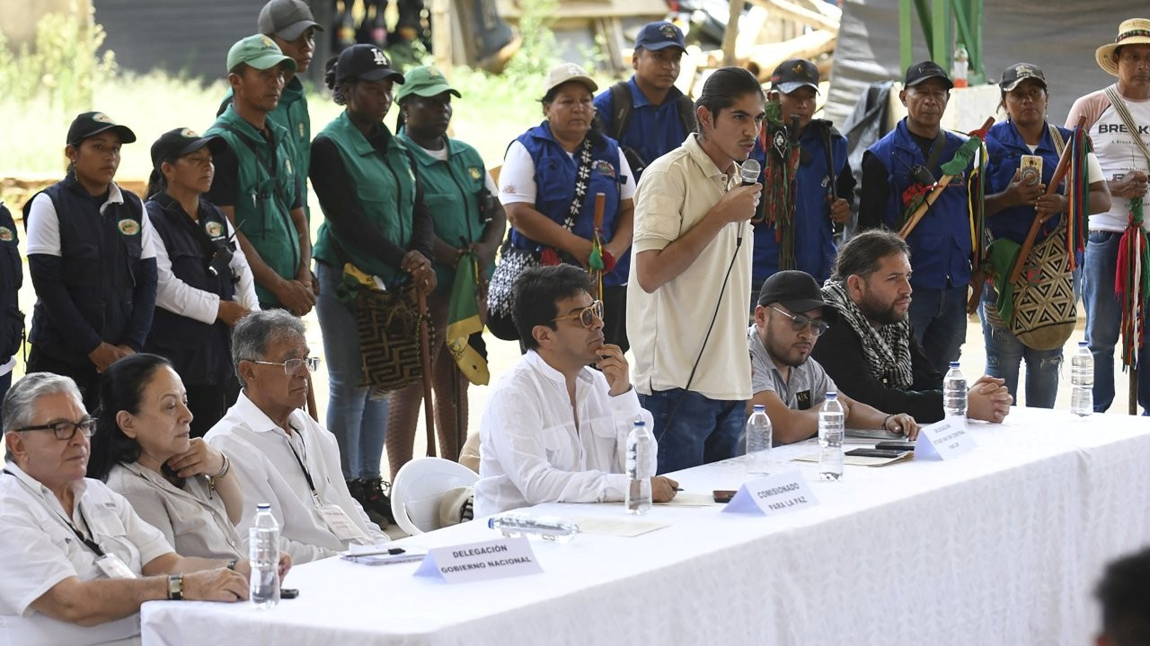 Kolombiya'da hükümet, FARC üyelerine yönelik operasyonları askıya aldı