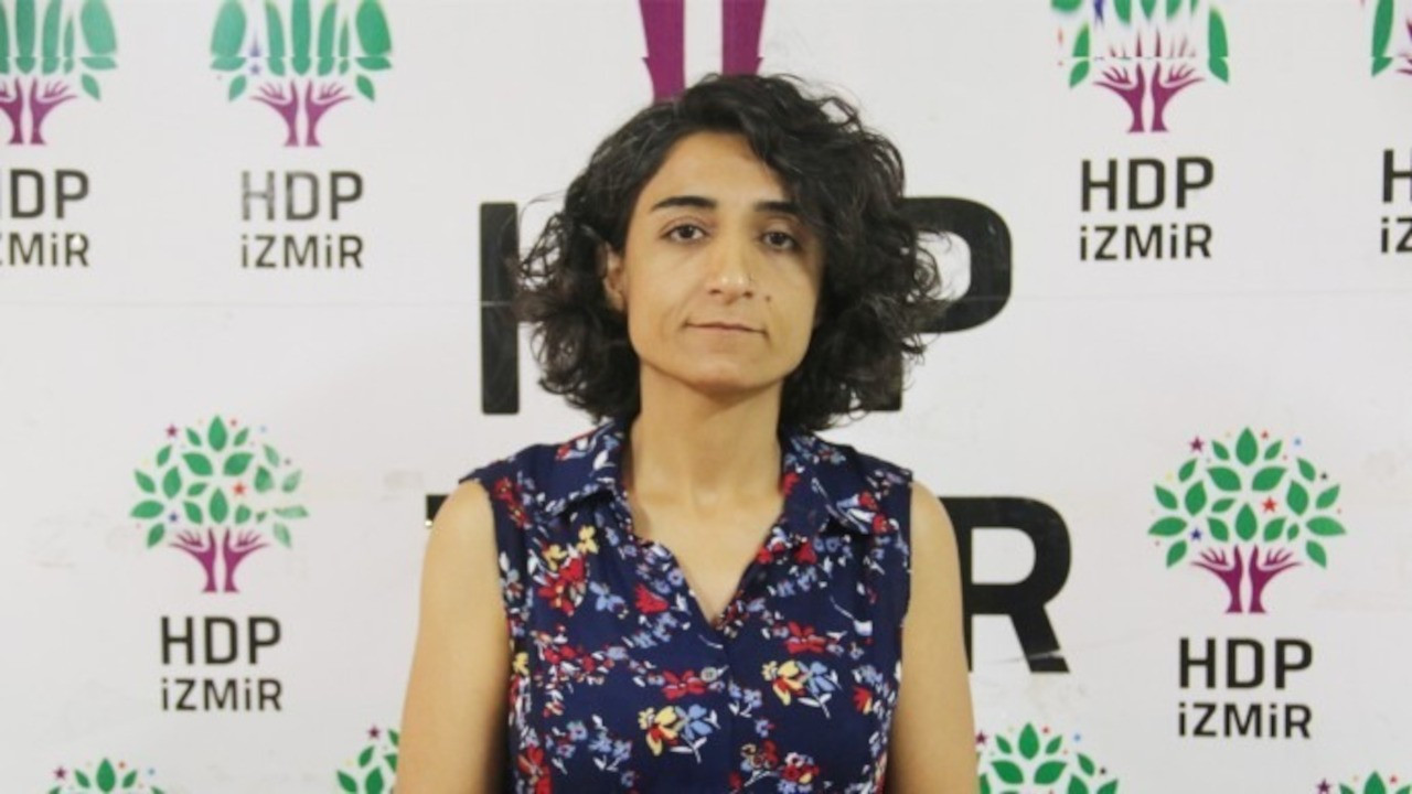 Tutuklanan HDP İzmir İl Eşbaşkanı Çelik'e çıplak arama