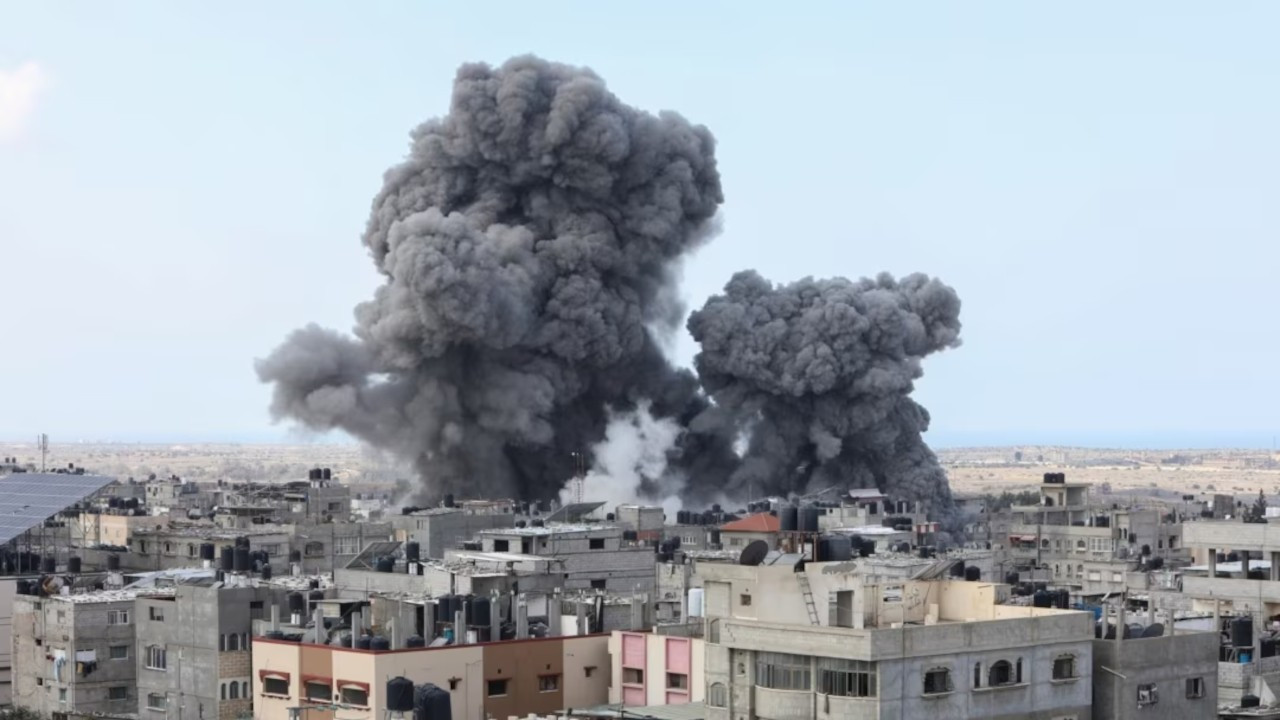 Hamas: İsrail'in konvoyu bombalaması sonucu 70 sivil öldü
