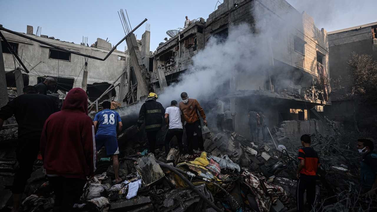 İsrail'den Gazze'ye hava saldırıları: 24 saatte en az 324 kişi öldü