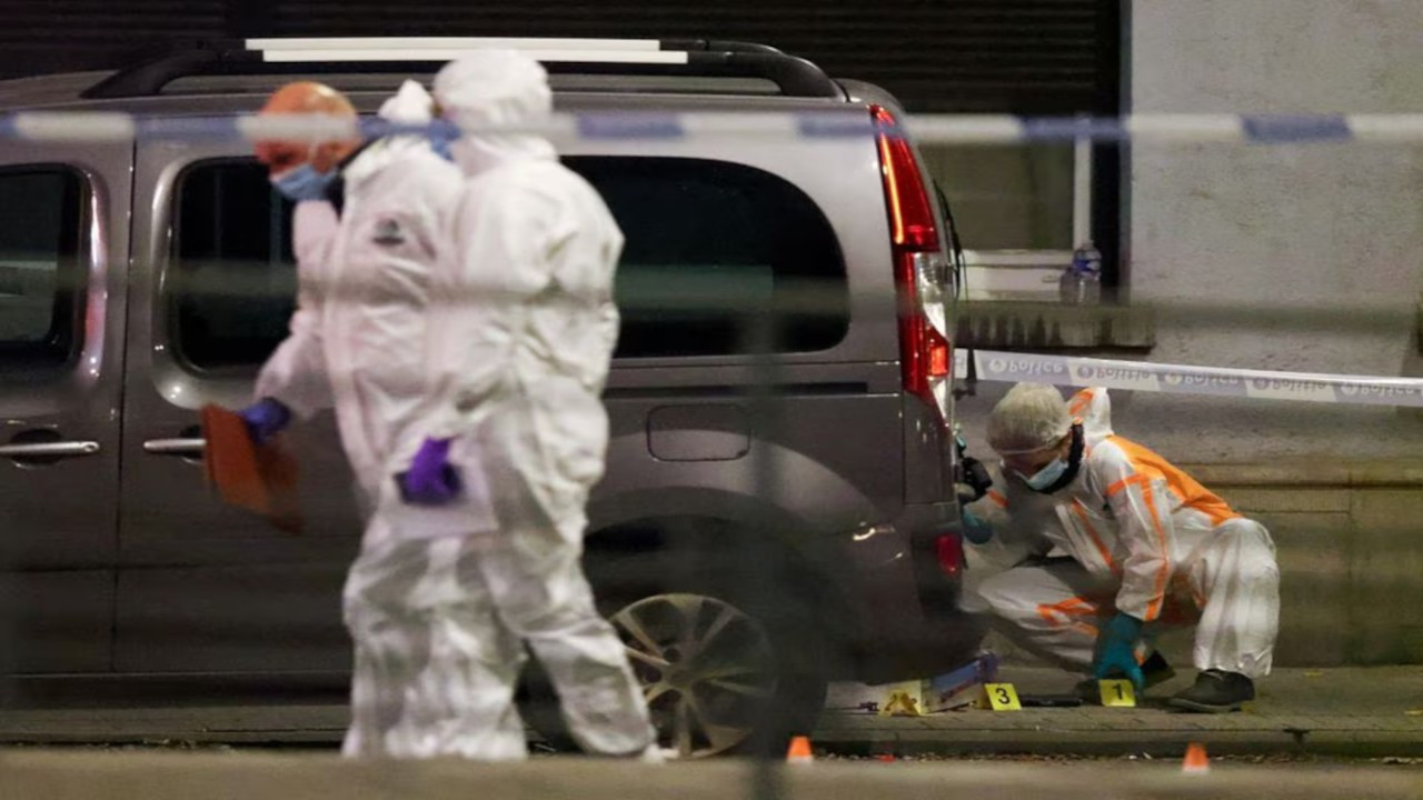 Brüksel'de motosikletli saldırı: 2 taraftar öldü, maç iptal edildi
