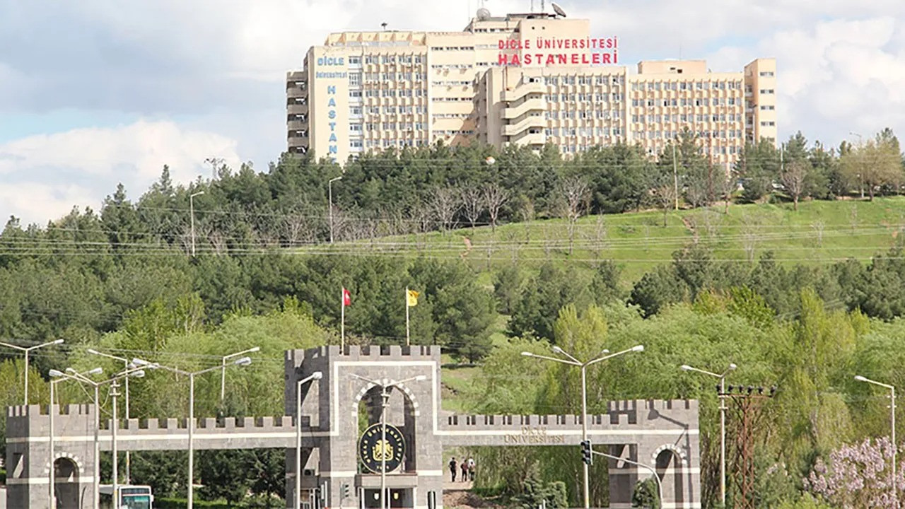 Dicle Üniversitesi’nden hijyen belgeli, işaret dili sertifikalı ilan