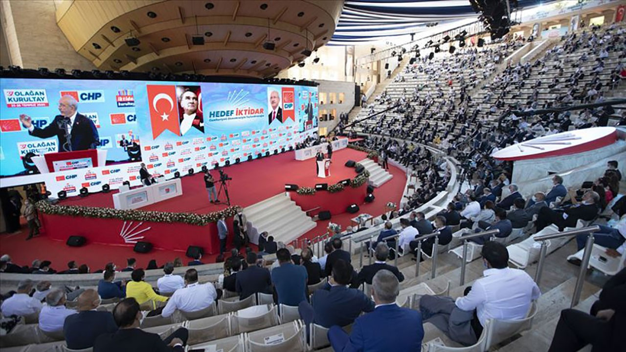 CHP'de il kongreleri tamamlanıyor: Başkanlık yarışı için geri sayım