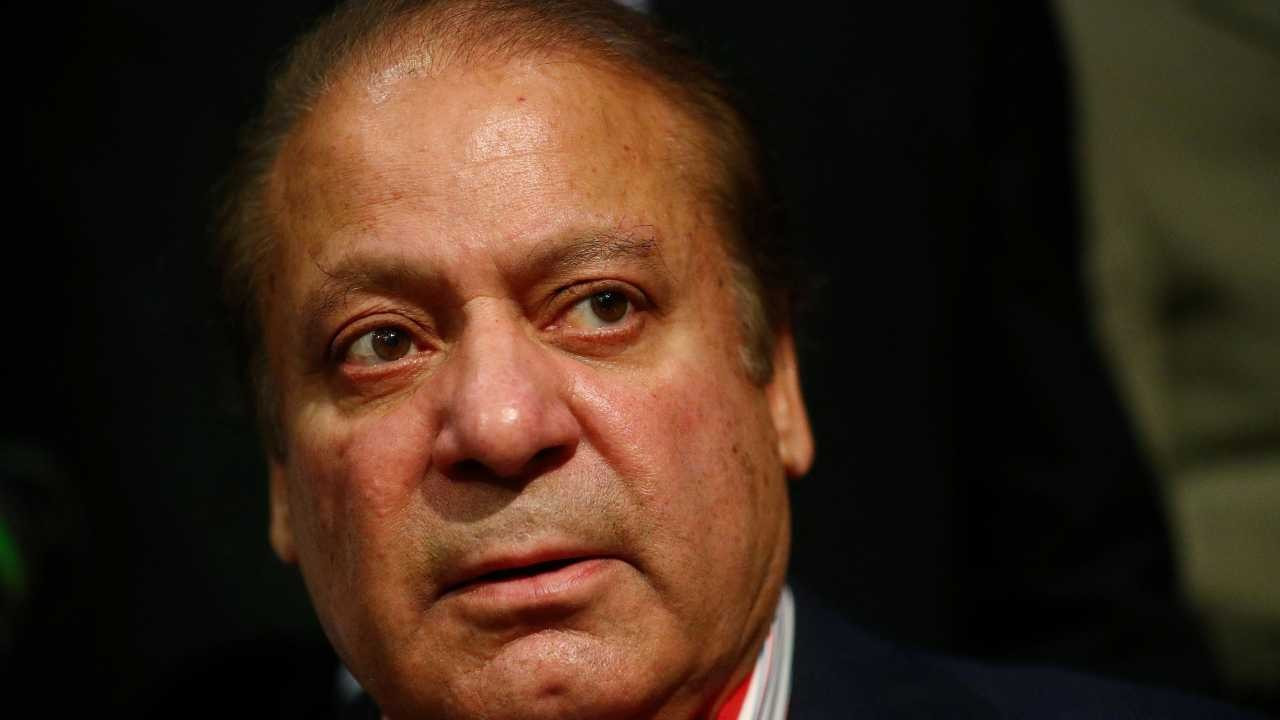 Gözaltı kararı askıya alınmıştı: Eski başbakan Şerif Pakistan'a döndü