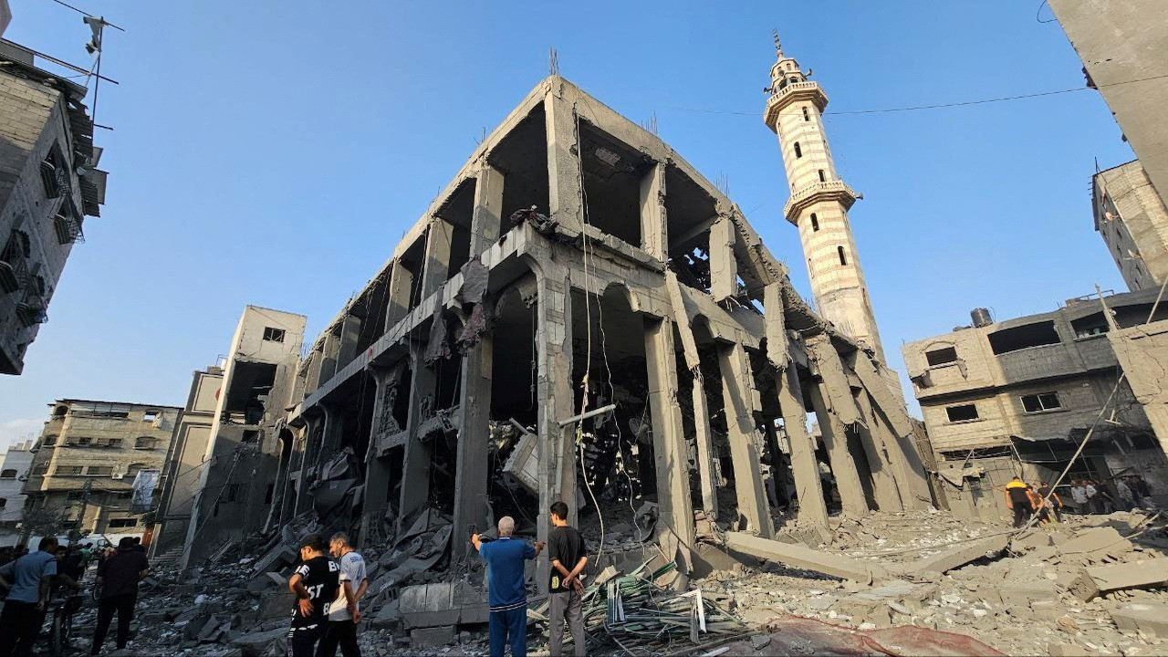 Gazze'deki Sağlık Bakanlığı duyurdu: Ölü sayısı 5 bin 700'ü aştı