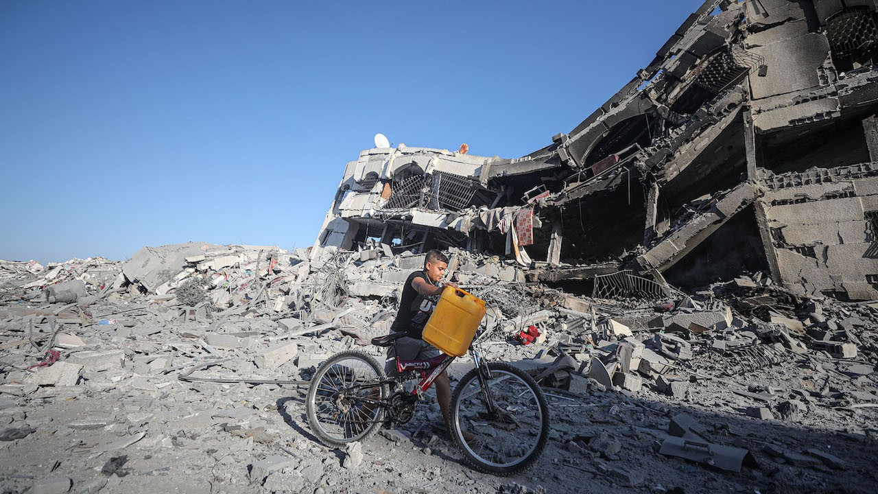 Gazze’de bir mahalle yok oldu: 'Ambulanslar alana giremiyor'