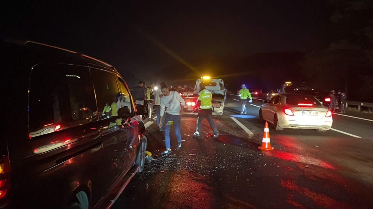 Anadolu Otoyolu'nda zincirleme kaza: 10 kilometre kuyruk oluştu
