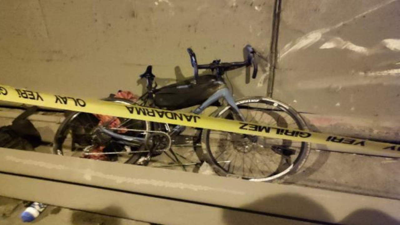 Norveçli bisikletçiye Sürmene'de kamyon çarptı