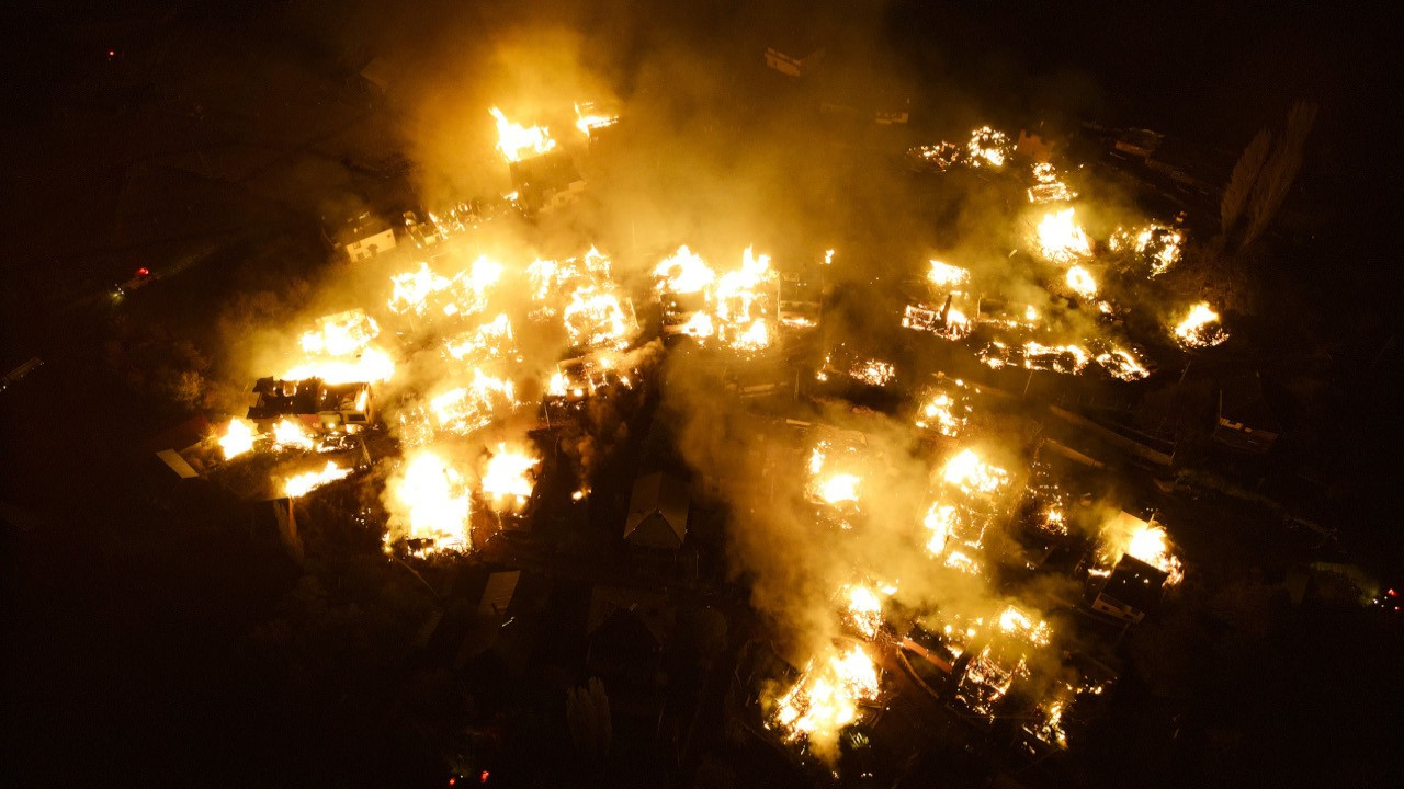 Kastamonu'da yangın: Alevler 43 eve sıçradı