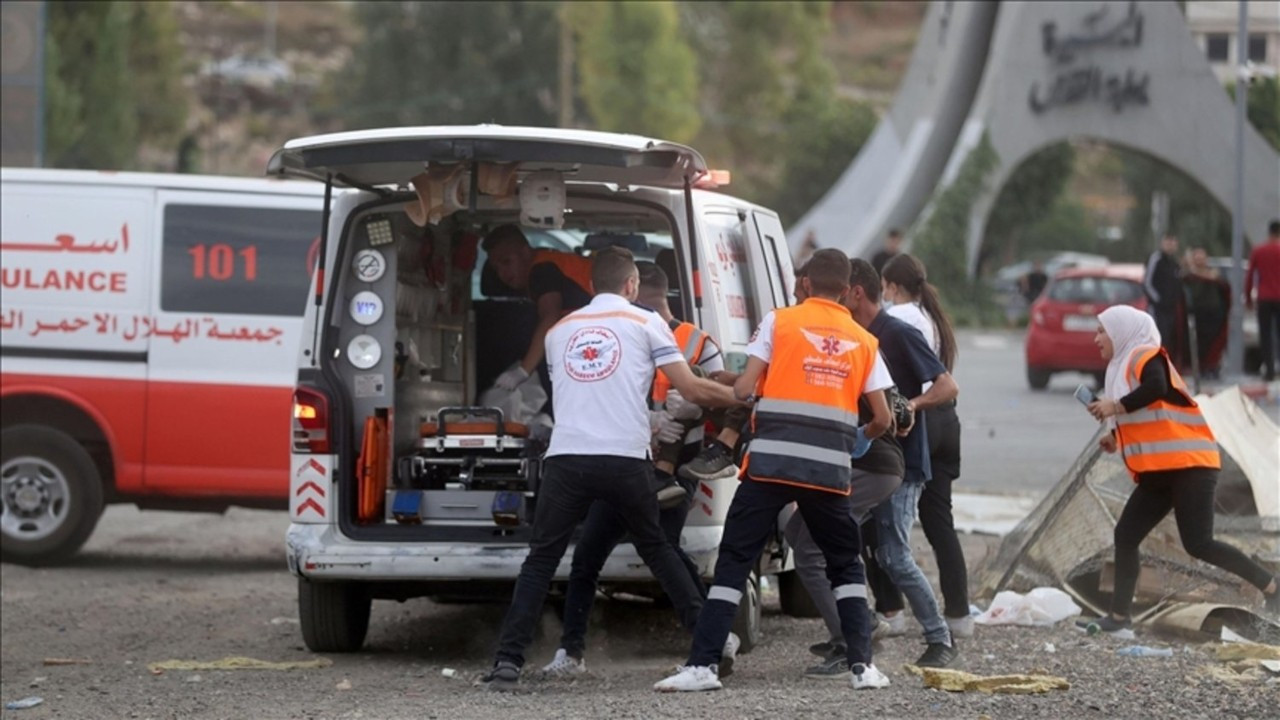 Filistin Kızılayı: Yoğun saldırılar nedeniyle Gazze'deki ekiplerimizle iletişim tamamen kesildi