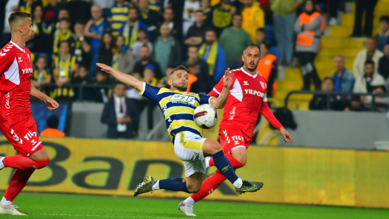 Ankaragücü Samsunspor’u 2 golle geçti