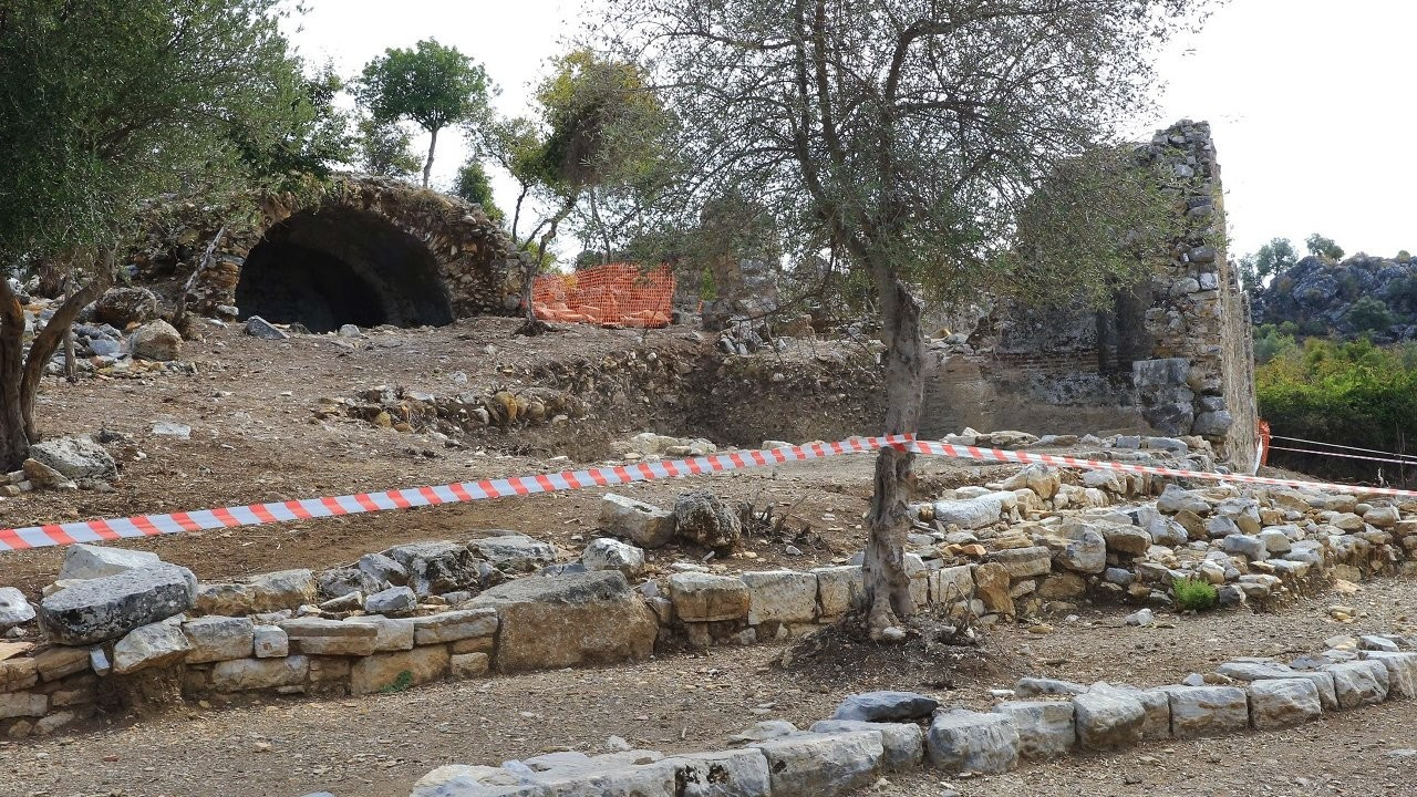 Kaunos Antik Kenti'nde Osmanlı dönemi türbe kalıntılarına rastlandı