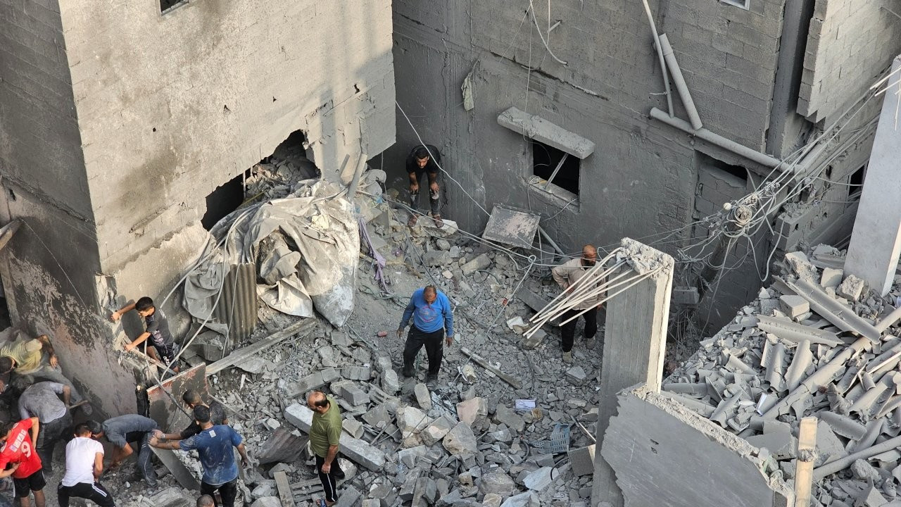 İsrail, Cibaliye ve Bureij kamplarını vurdu: En az 44 ölü