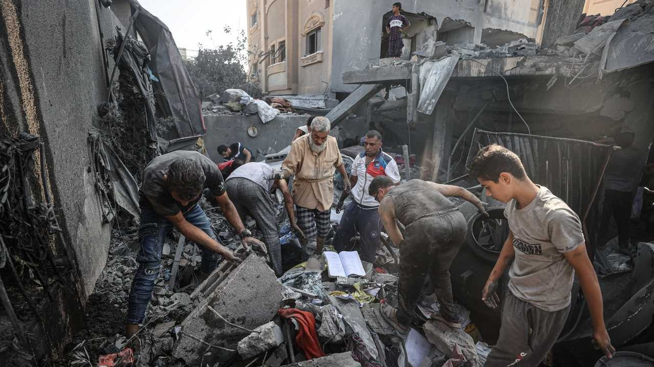 İsrail'in Gazze'ye saldırılarında ölü sayısı 9 bin 227'ye yükseldi